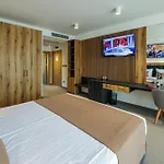 Lavalliere & Resort Sarnitsa