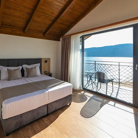 Lavalliere & Resort