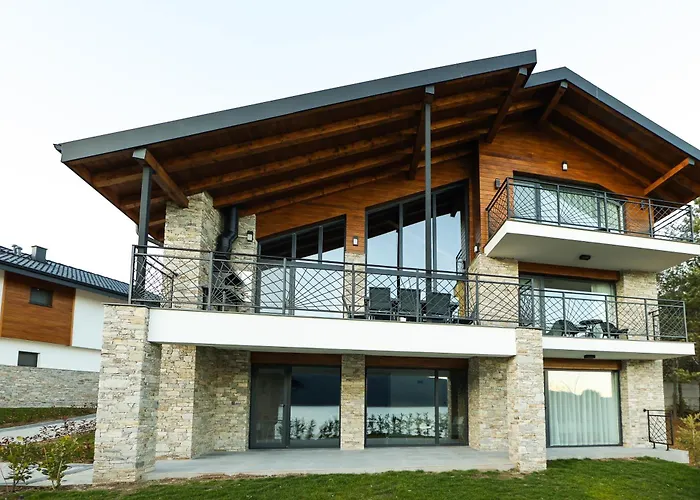 Lavalliere & Semesteranläggning (resort) *