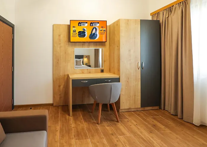 Lavalliere & Sŭrnitsa