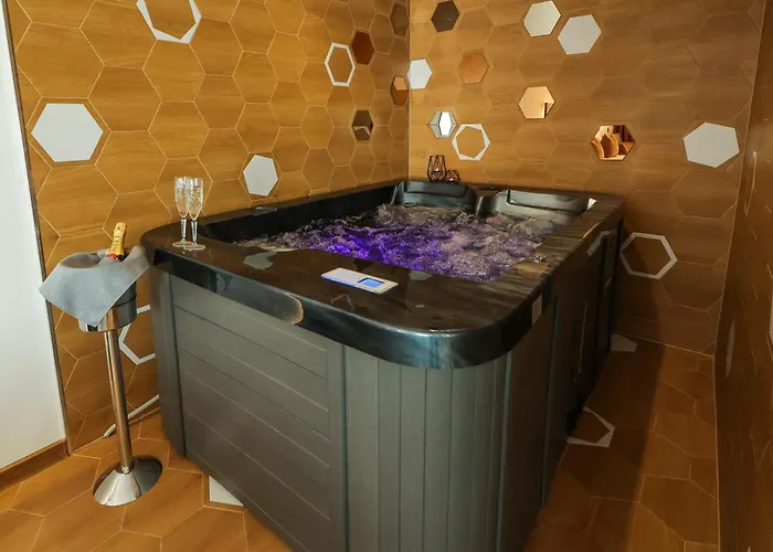 Lavalliere & Semesteranläggning (resort)