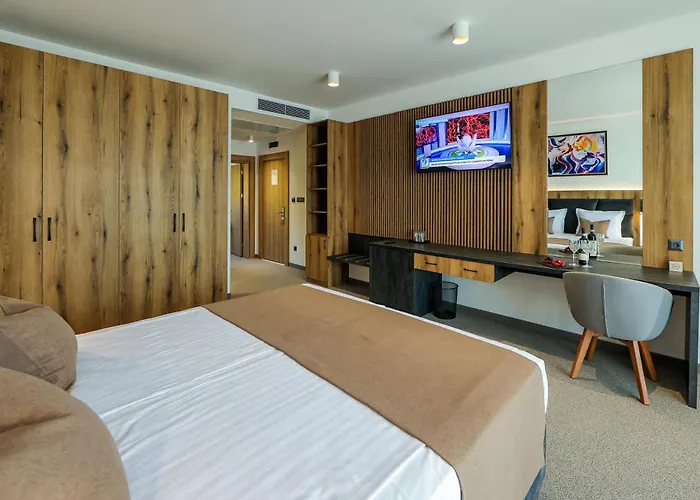 Lavalliere & Semesteranläggning (resort) Sŭrnitsa