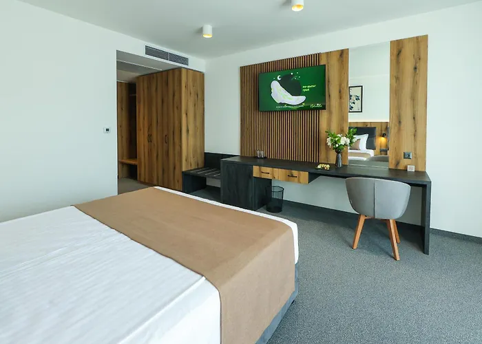 Lavalliere & Semesteranläggning (resort) Sŭrnitsa