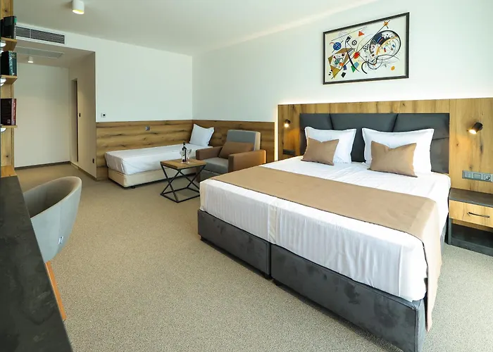 Lavalliere & Semesteranläggning (resort) *